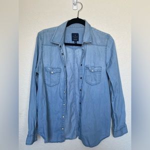 American eagle boyfriend shirt. Size Large.